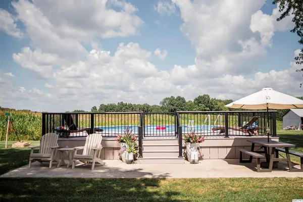 $529,000 | 1737 North 2250th Place, Mendon, IL 62351