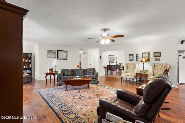 $279,900 | 118 Pine Ridge Road, Florence, MS 39073