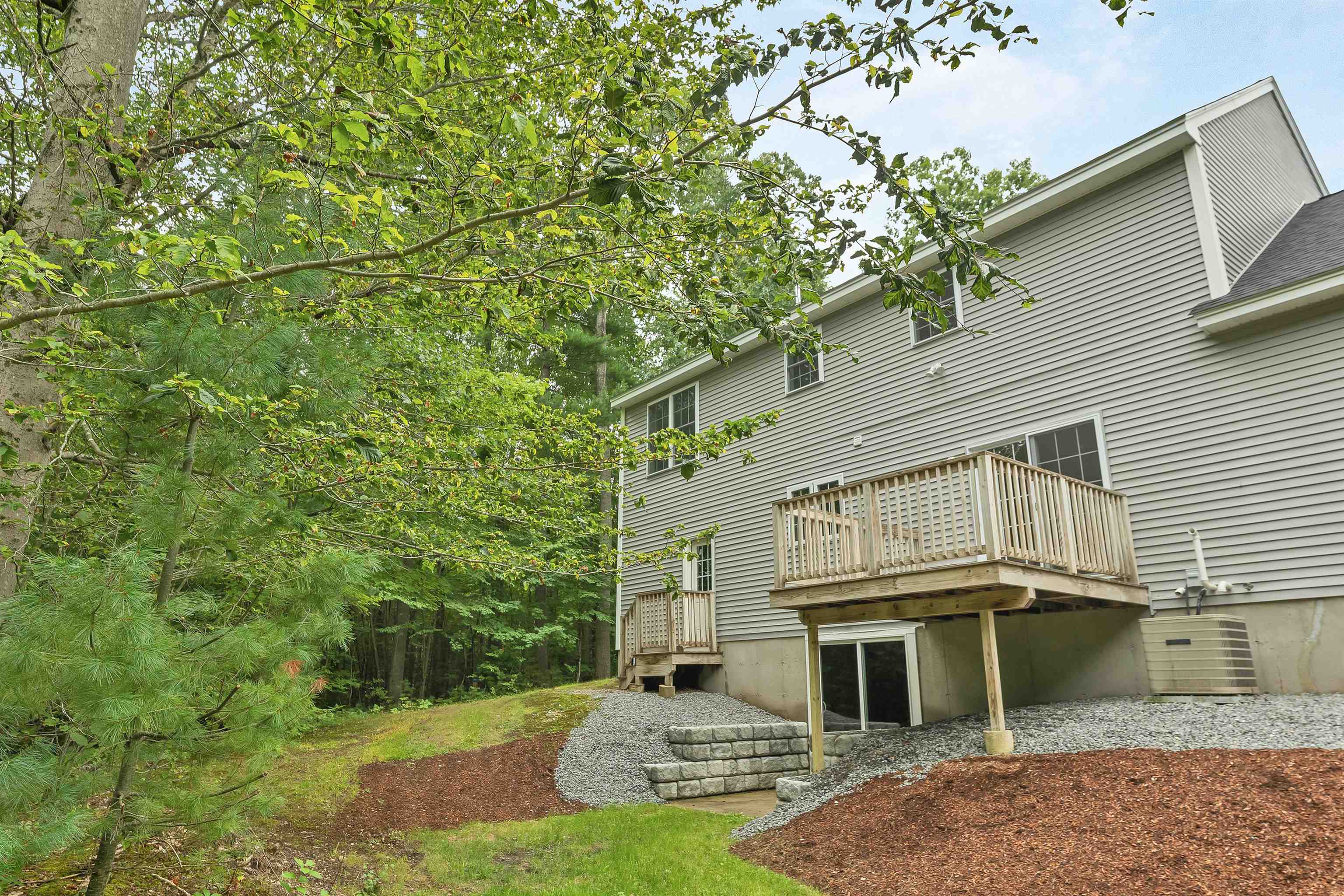 166 Sandown Road, Unit 4 Fremont, NH 03044 - Photo 35 of 40 Gallery Image 35