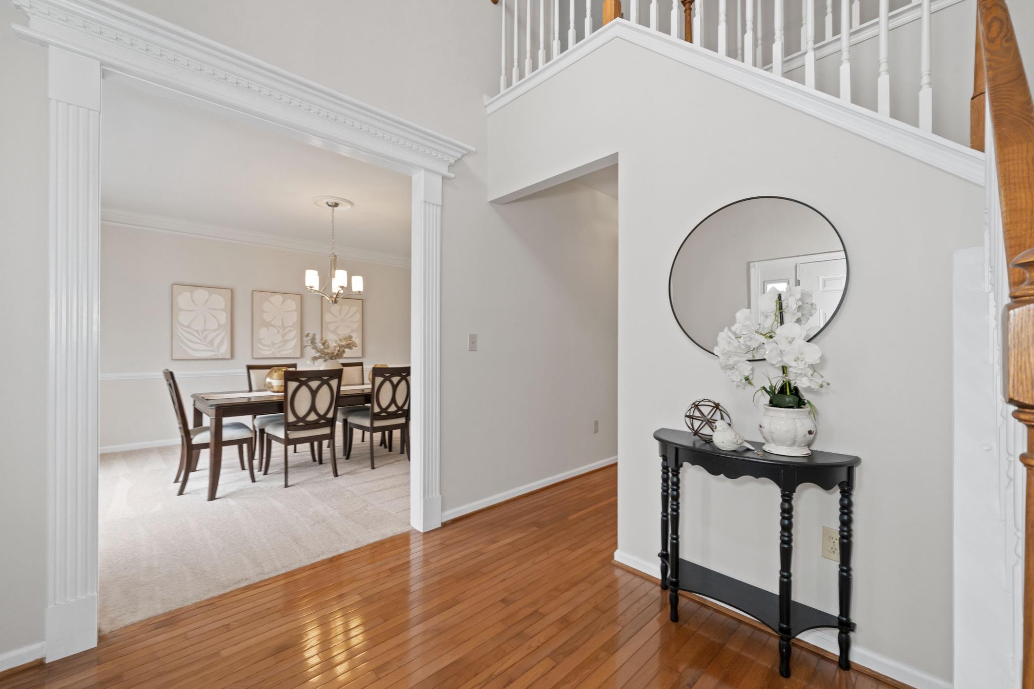 8 Bayberry Close Newark, DE 19711 - Photo 2 of 55 Inviting grand foyer with elegant charm.