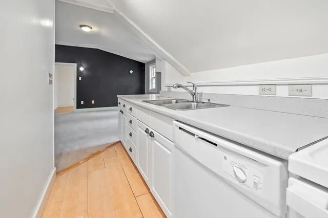 $449,000 | 85 Dartmouth College Highway, Unit 203, Lyme, NH 03768