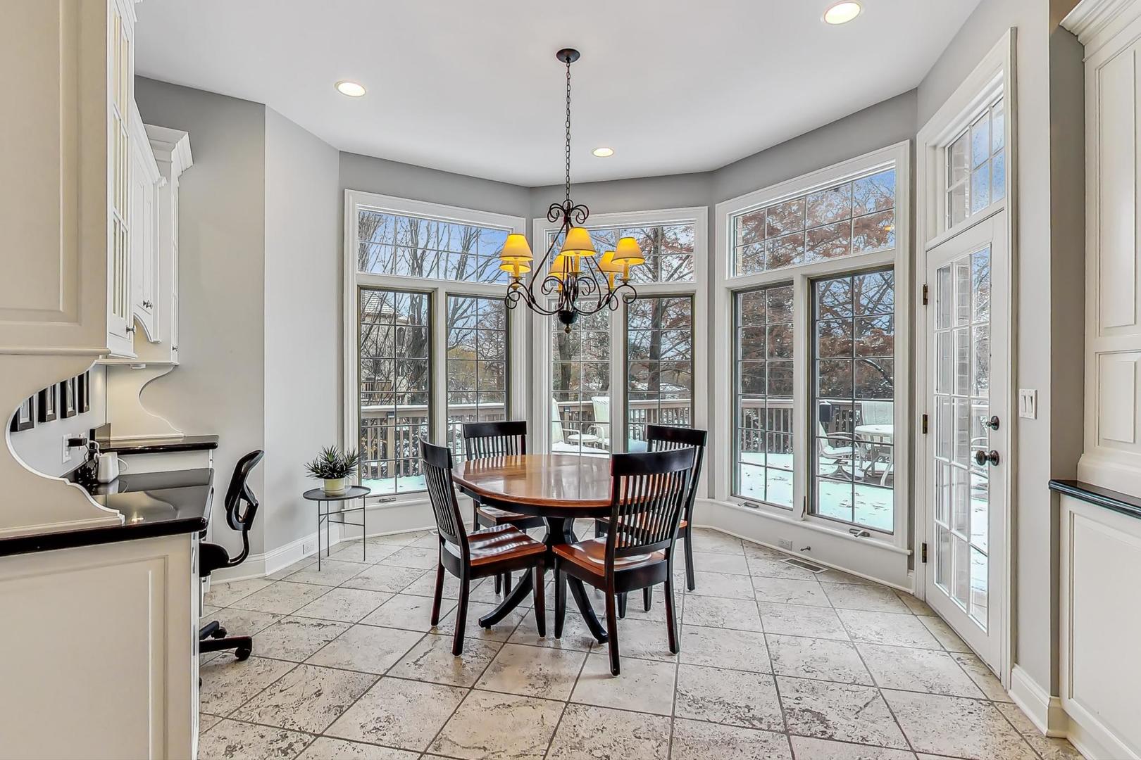 4 Andrew Court Burr Ridge, IL 60527 - Photo 12 of 46 Gallery Image 12