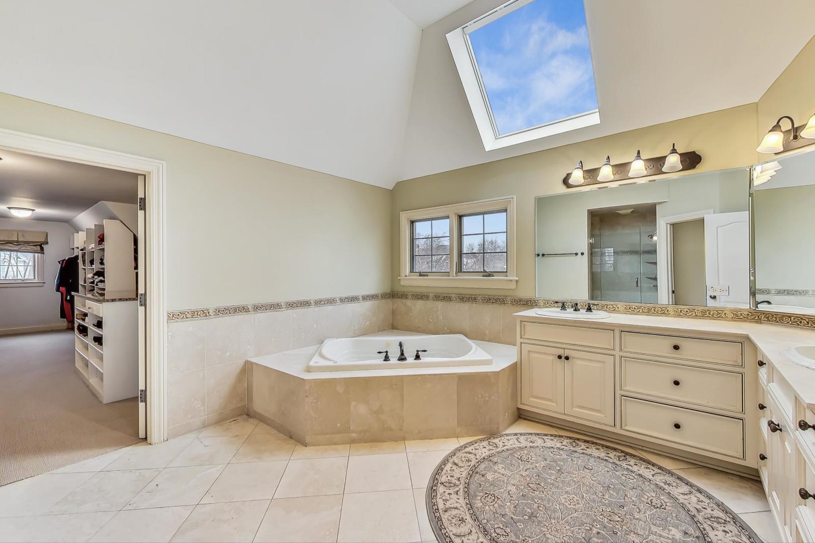 4 Andrew Court Burr Ridge, IL 60527 - Photo 21 of 46 Gallery Image 21