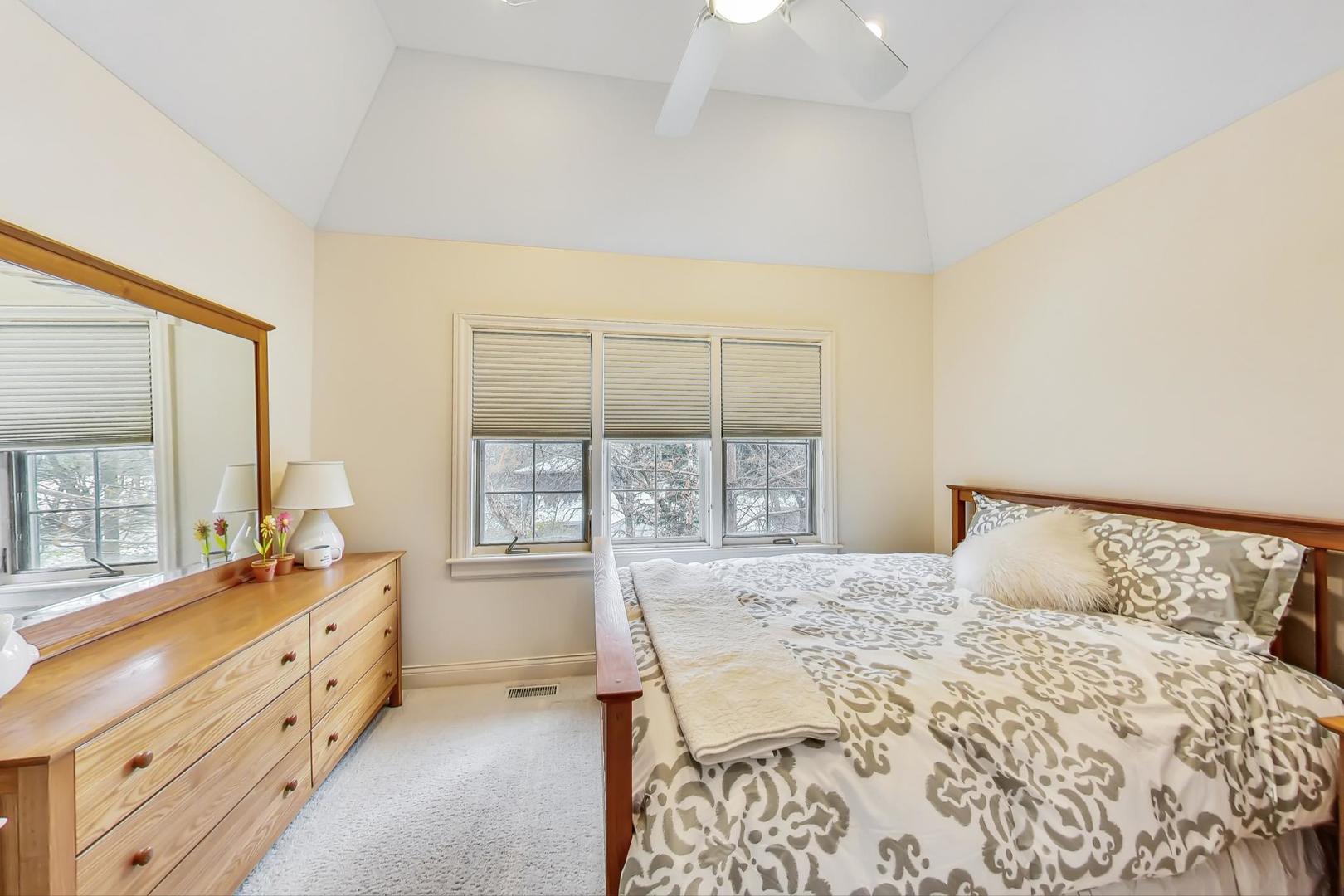 4 Andrew Court Burr Ridge, IL 60527 - Photo 25 of 46 Gallery Image 25
