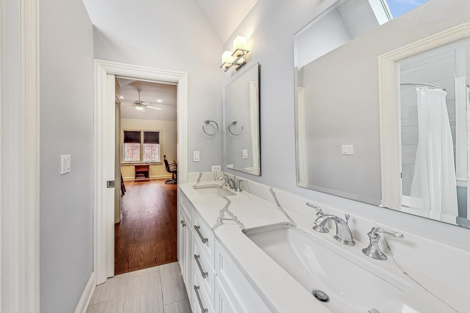4 Andrew Court Burr Ridge, IL 60527 - Photo 26 of 46 Gallery Image 26