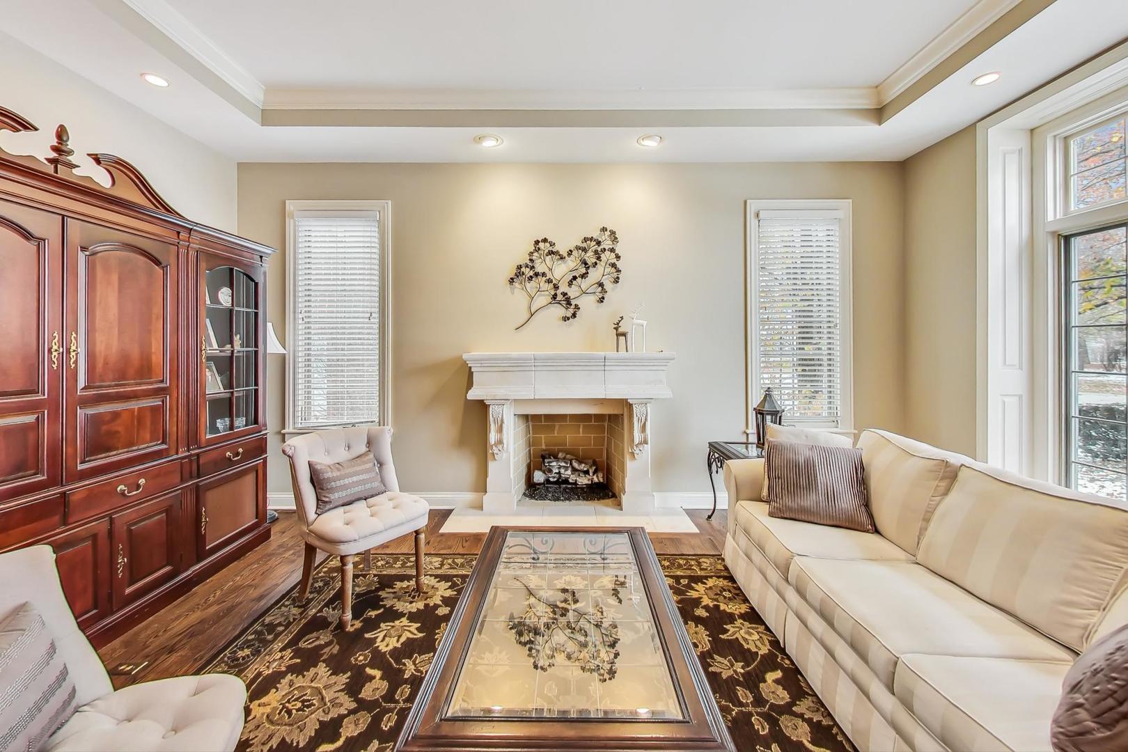 4 Andrew Court Burr Ridge, IL 60527 - Photo 5 of 46 Gallery Image 5