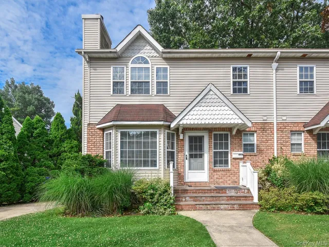 $4,400 | 49 Ashwood Road, Unit A, Port Washington, NY 11050