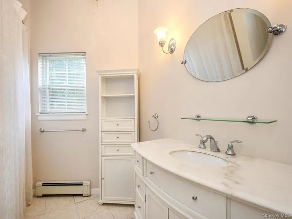 $4,400 | 49 Ashwood Road, Unit A, Port Washington, NY 11050