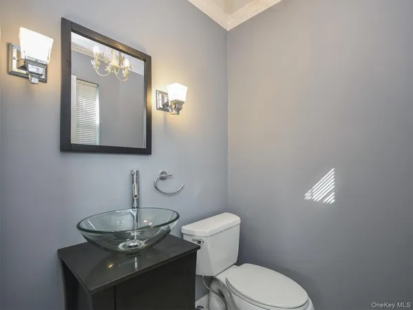 $4,400 | 49 Ashwood Road, Unit A, Port Washington, NY 11050