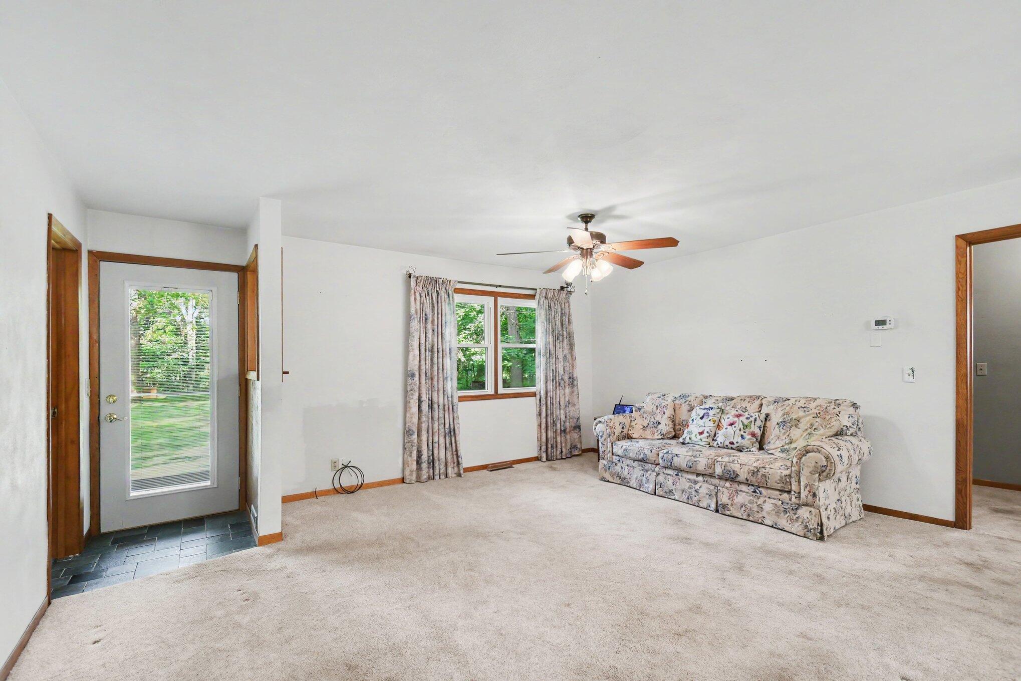 69513 Leet Road Niles, MI 49120 - Photo 7 of 26 004_file_4999