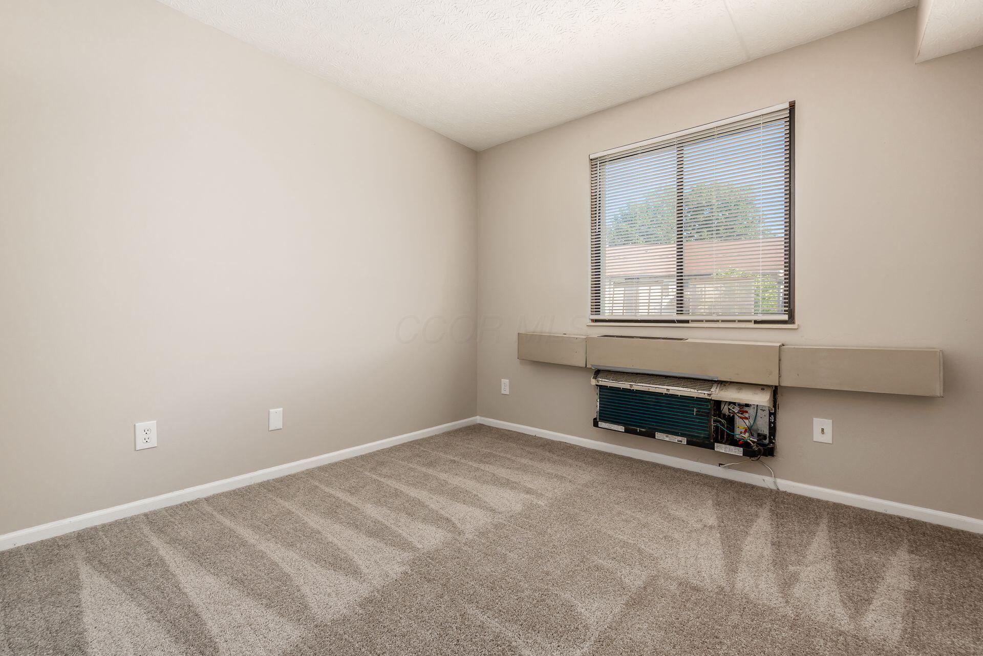 3939 Karl Road, Unit 222 Columbus, OH 43224 - Photo 15 of 31 Bedroom 2