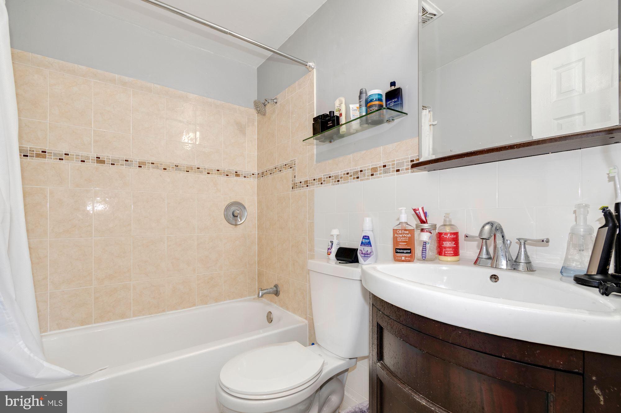 12702 Epping Terrace, Unit 8C Silver Spring, MD 20906 - Photo 15 of 28 MASTER BATHROOM