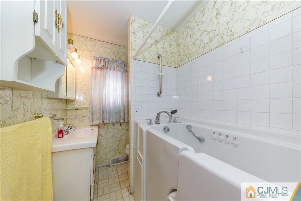 231 Colgate Avenue Pemberton, NJ 08068 - Photo 16 of 25 Gallery Image 16