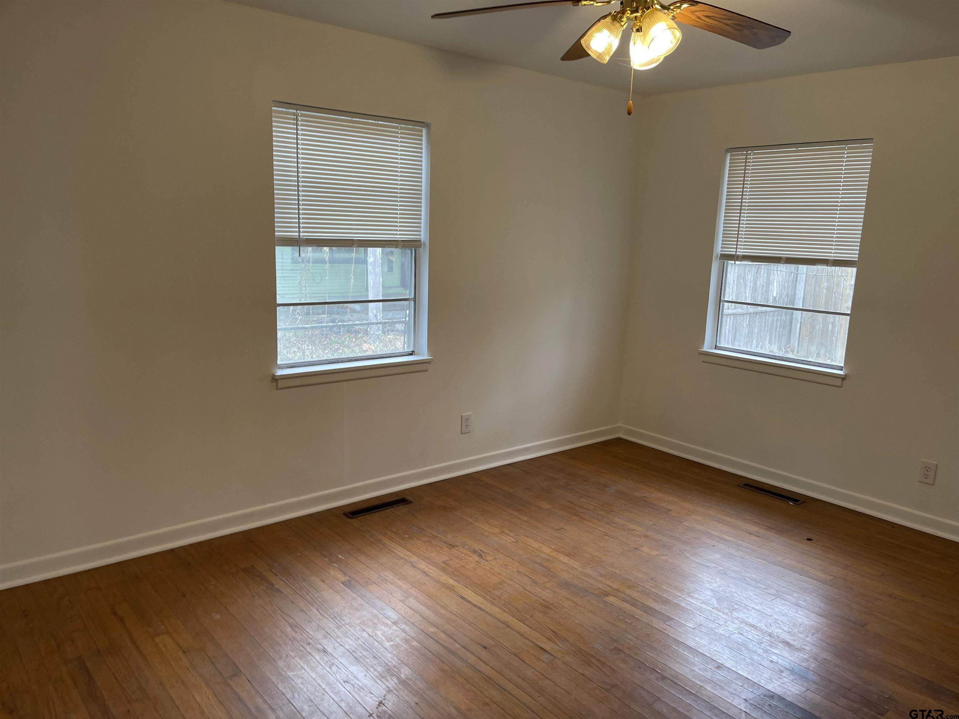 301 South Howison Street Bogata, TX 75417 - Photo 8 of 10