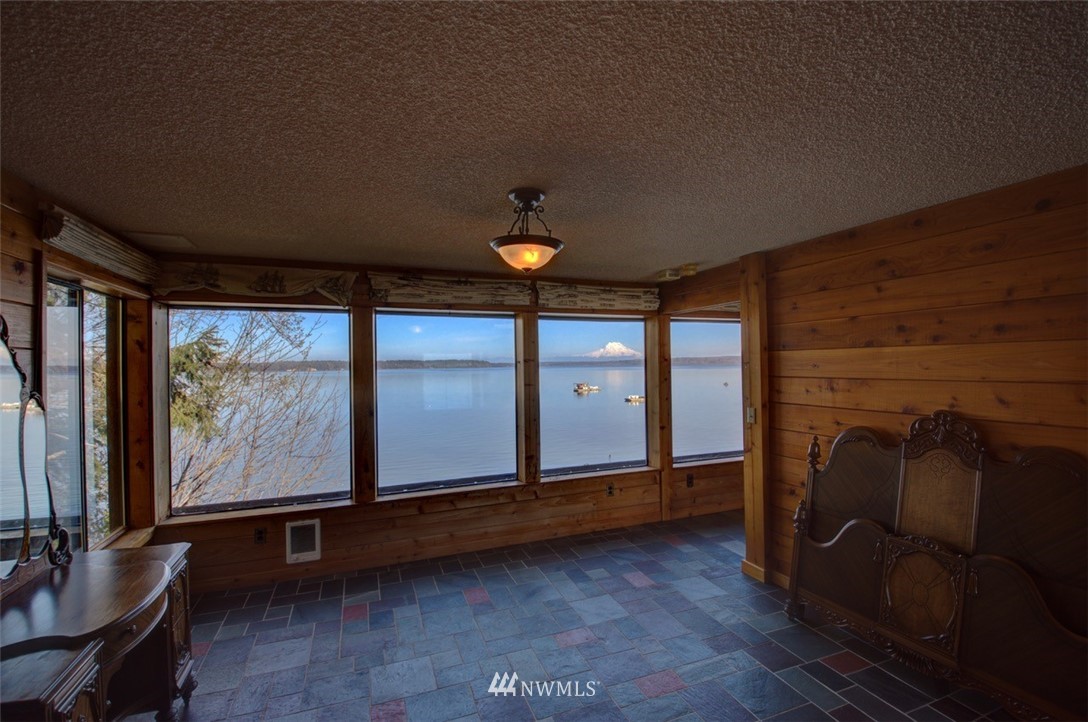 7106 Puget Beach Road Northeast Olympia, WA 98516 - Photo 11 of 26 Gallery Image 11