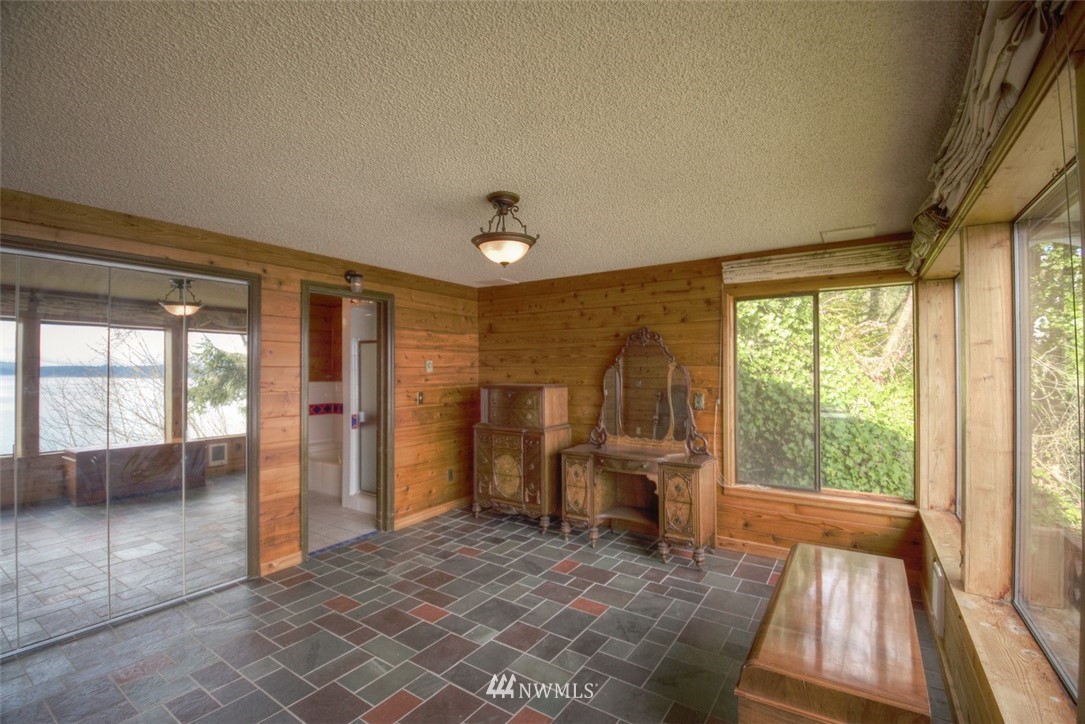 7106 Puget Beach Road Northeast Olympia, WA 98516 - Photo 12 of 26 Gallery Image 12
