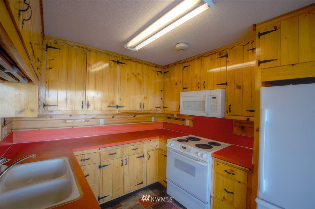7106 Puget Beach Road Northeast Olympia, WA 98516 - Photo 8 of 26 Gallery Image 8