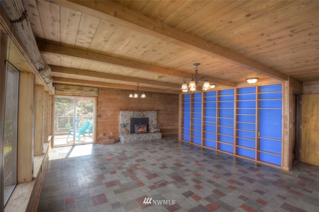 7106 Puget Beach Road Northeast Olympia, WA 98516 - Photo 9 of 26 Gallery Image 9