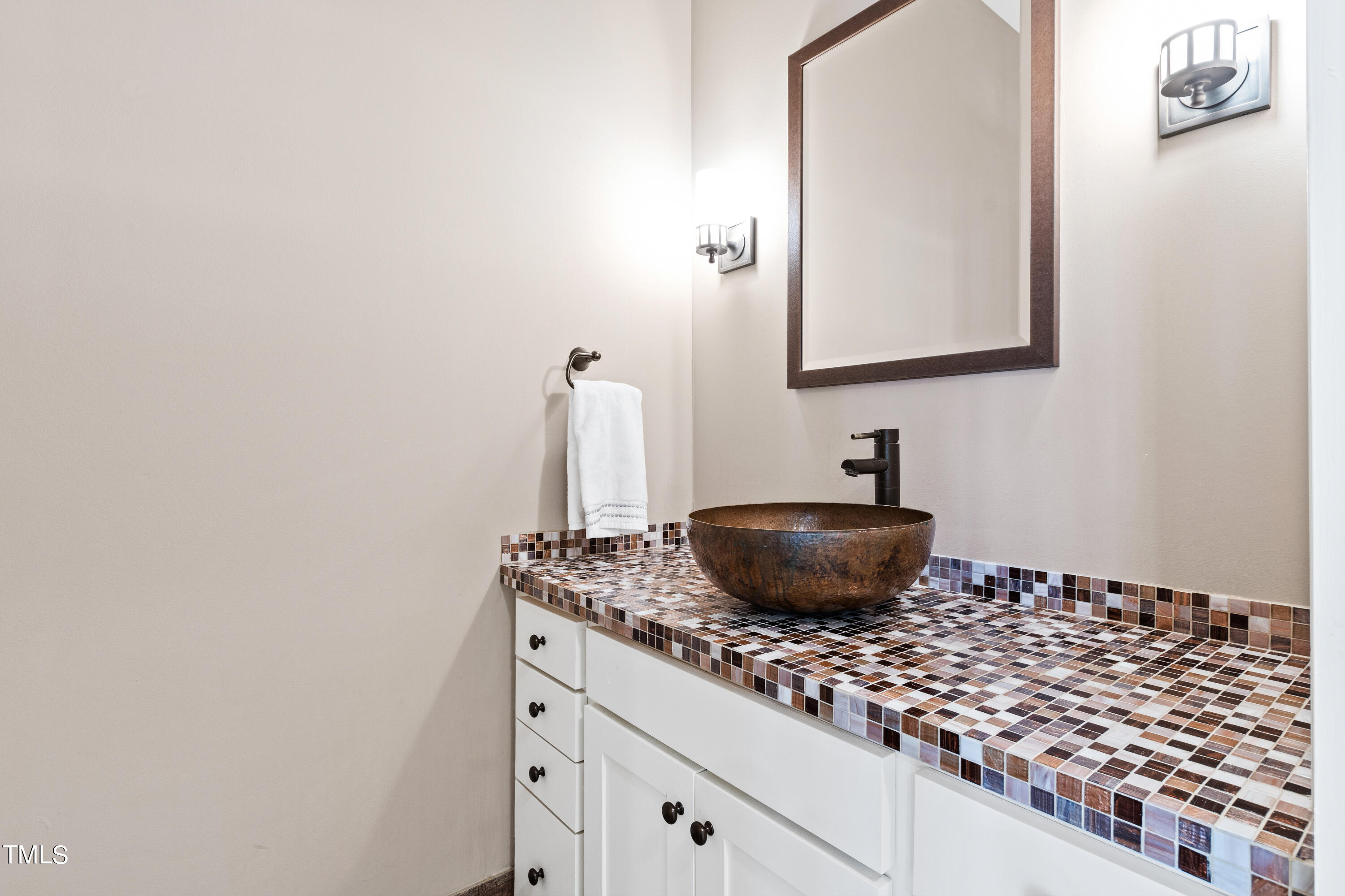 621 Sugarberry Road Chapel Hill, NC 27514 - Photo 63 of 85 bathroom