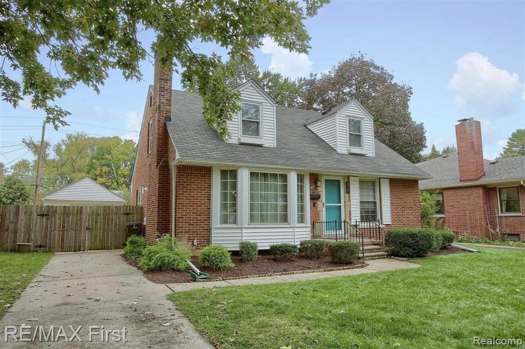 317 Ridgemont Road Grosse Pointe Farms, MI 48236 - Photo 2 of 20