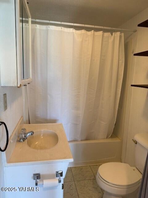 402 Rivard Road South Moxee, WA 98936 - Photo 7 of 9 a bathroom with a sink a toilet and shower