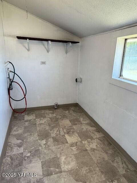 402 Rivard Road South Moxee, WA 98936 - Photo 9 of 9 a very nice looking room