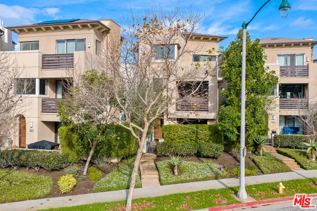 $10,990 | 12860 South Seaglass Circle, Los Angeles, CA 90094