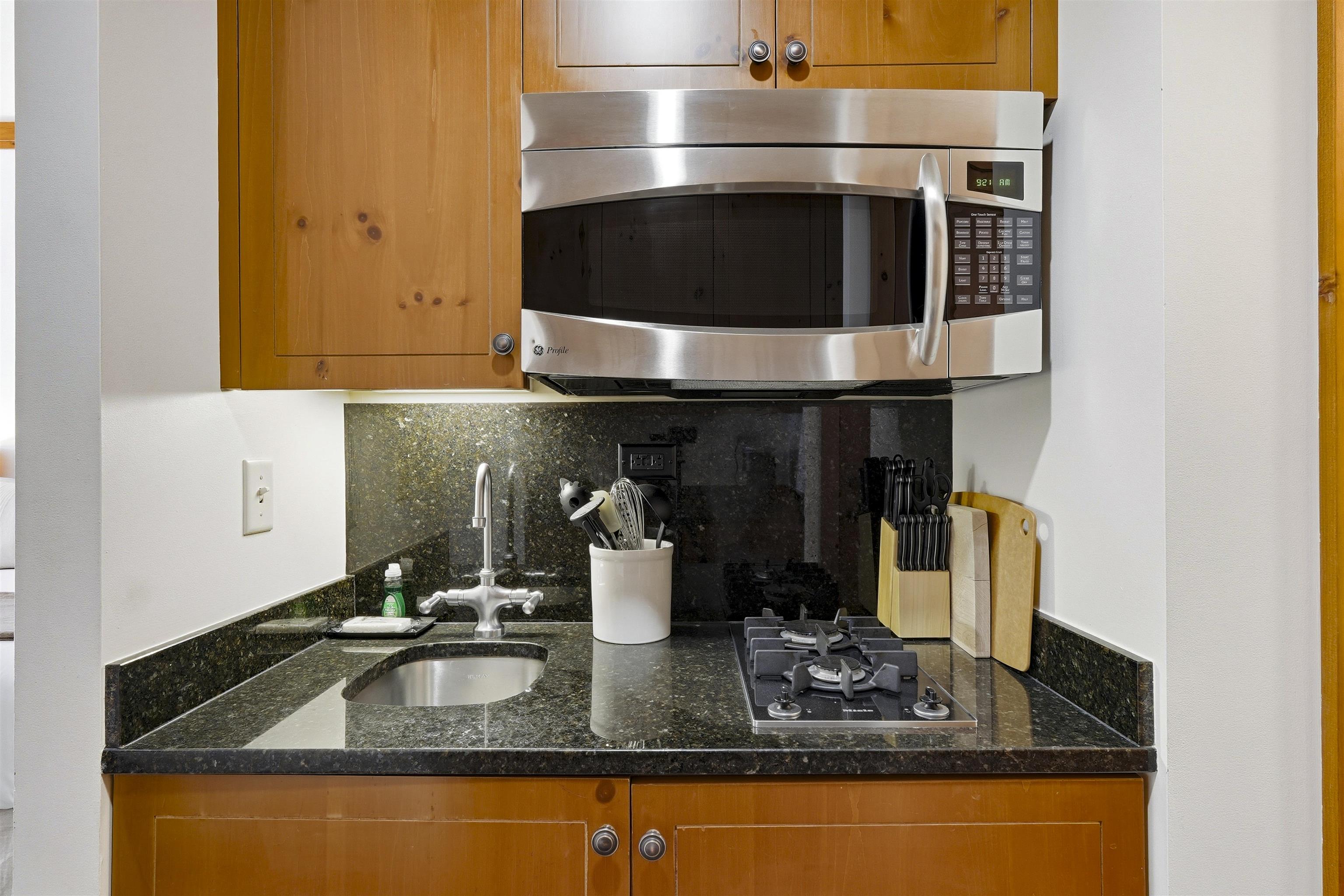 7412 Mountain Road, Unit 1204 Stowe, VT 05672 - Photo 4 of 24