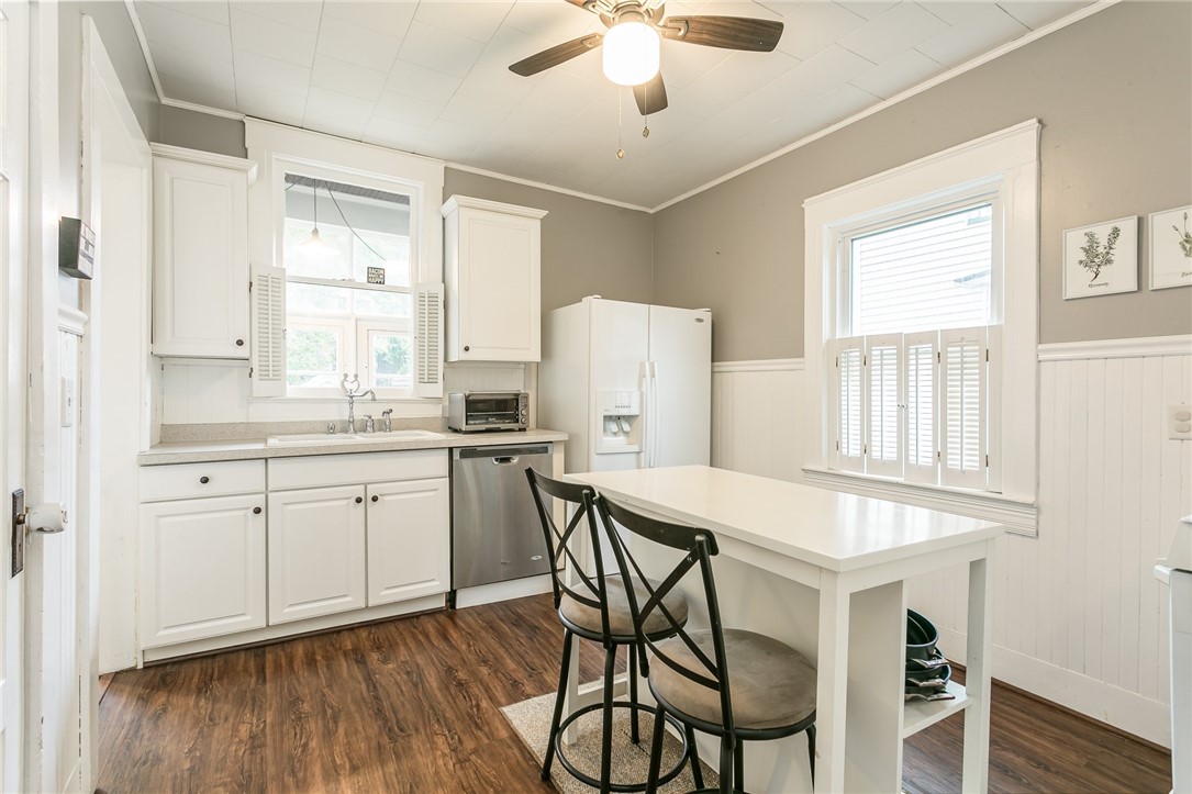 85 Belmont Street Rochester, NY 14620 - Photo 12 of 32 Kitchen
