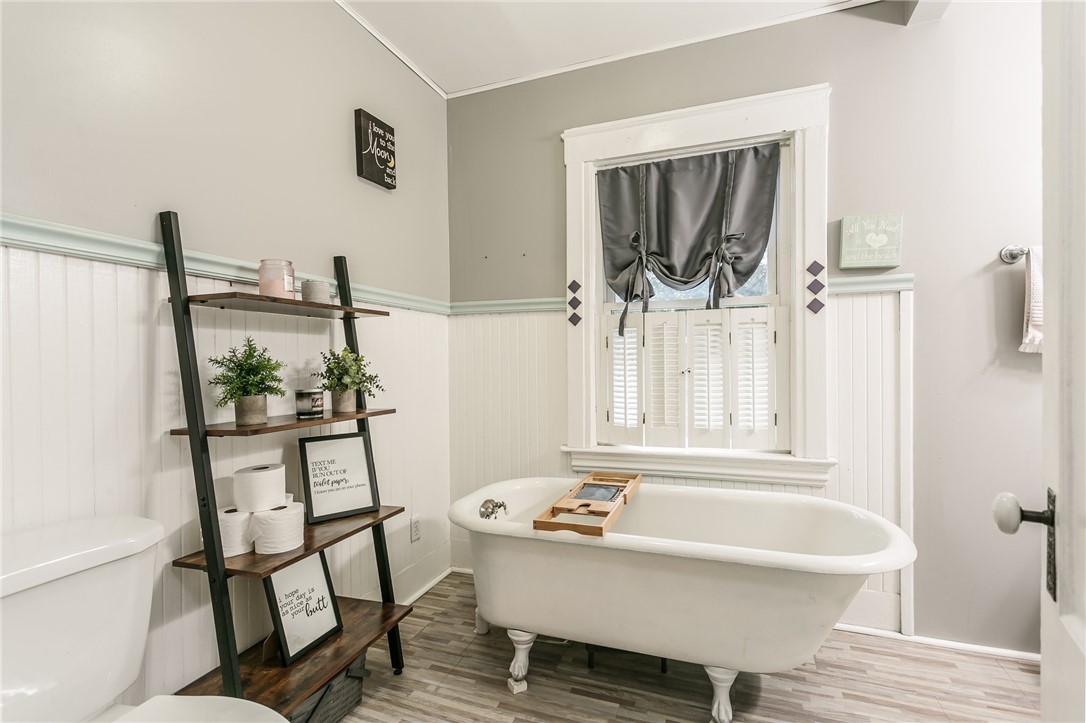 85 Belmont Street Rochester, NY 14620 - Photo 26 of 32 Upstairs Full Bath