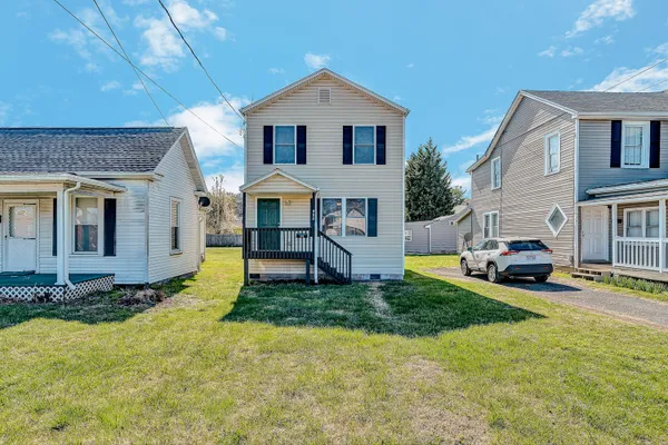 $230,000 | 902 Bowman Avenue, Salem, VA 24153