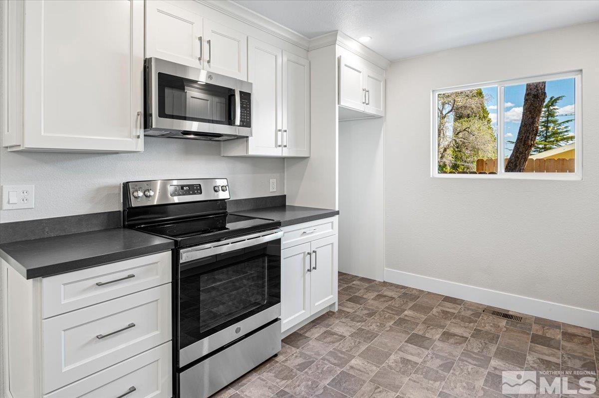 1580 Akard Drive Reno, NV 89503 - Photo 7 of 29 Photo 7
