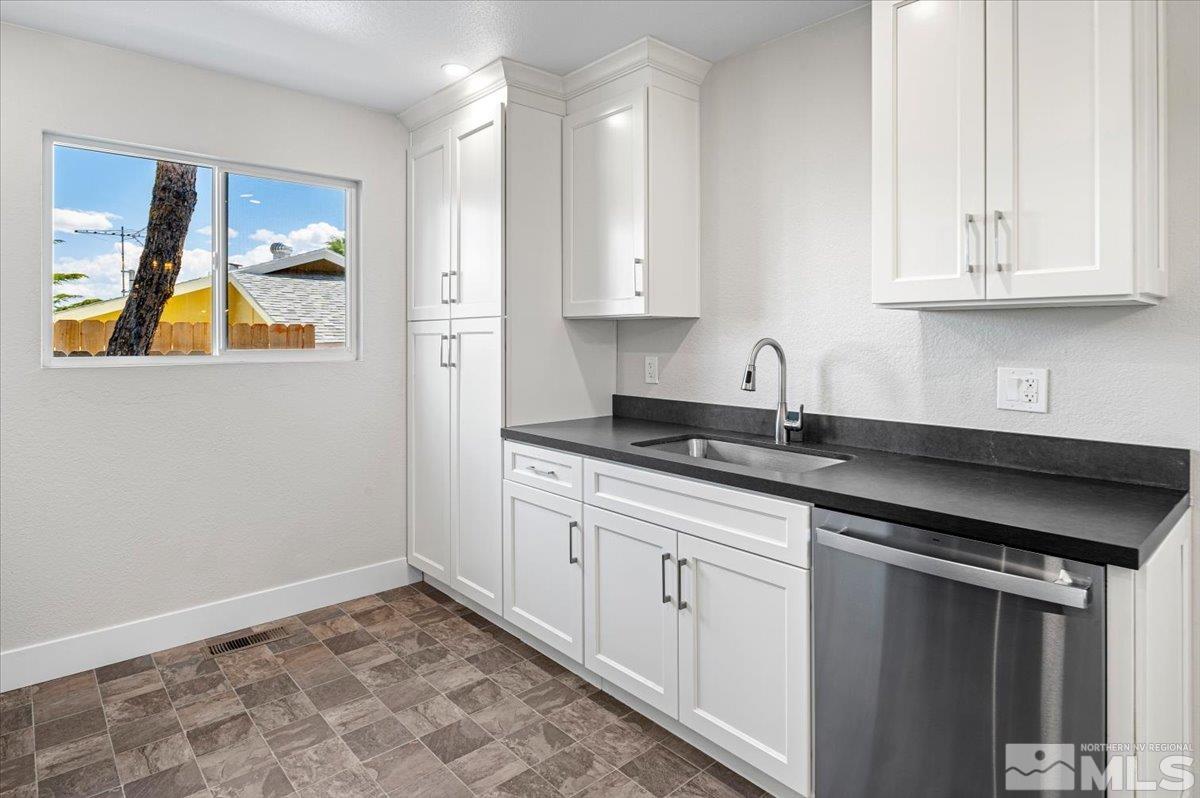 1580 Akard Drive Reno, NV 89503 - Photo 8 of 29 Photo 8