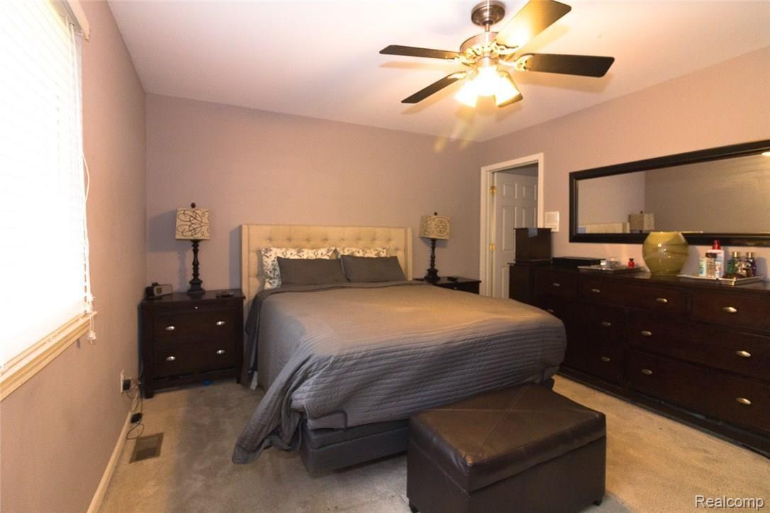 7966 Jeremy Road Belleville, MI 48111 - Photo 7 of 19 Main bedroom.jpg