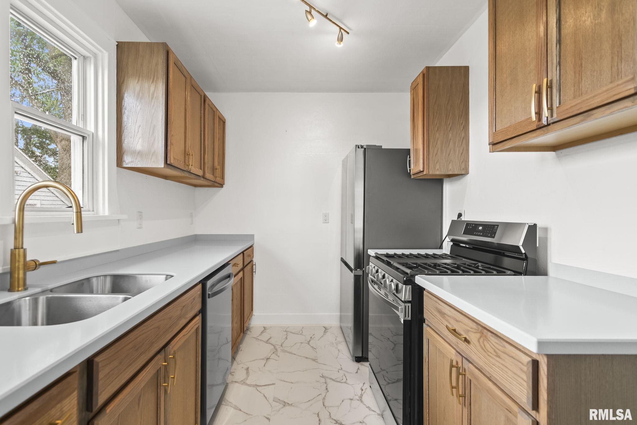 2101 South State Street Springfield, IL 62704 - Photo 3 of 40 Gallery Image 3