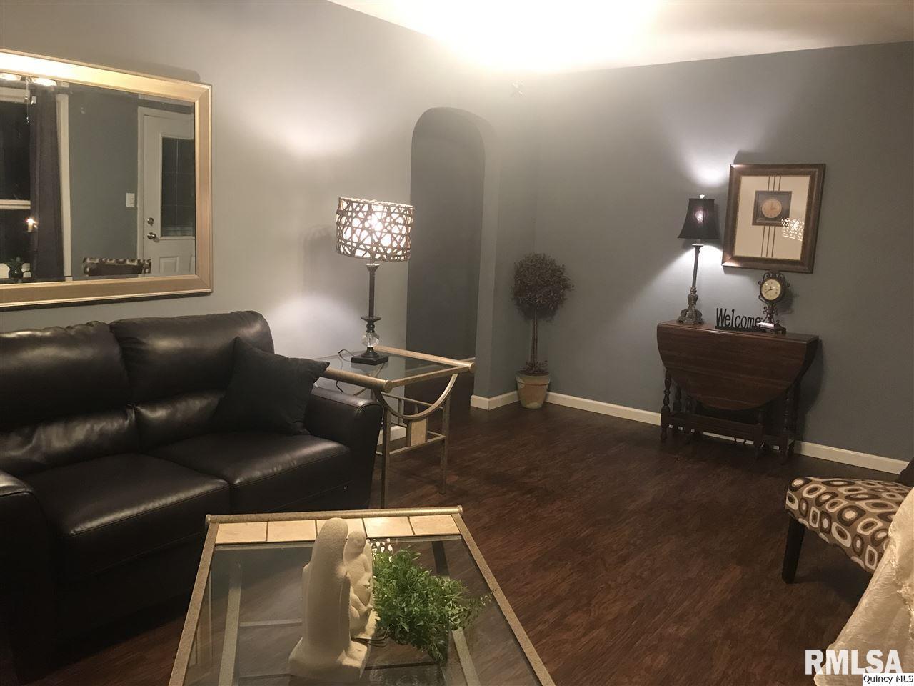 2927 Riverside Terrace Quincy, IL 62305 - Photo 11 of 22 Gallery Image 11