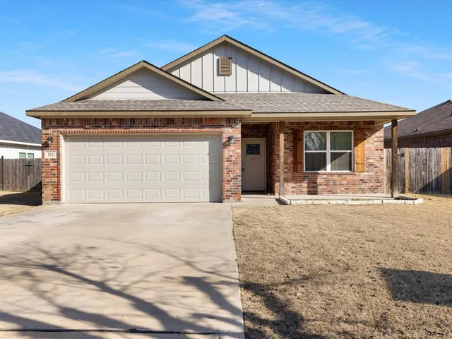 $249,900 | 86 Tremont Street, Cleburne, TX 76031