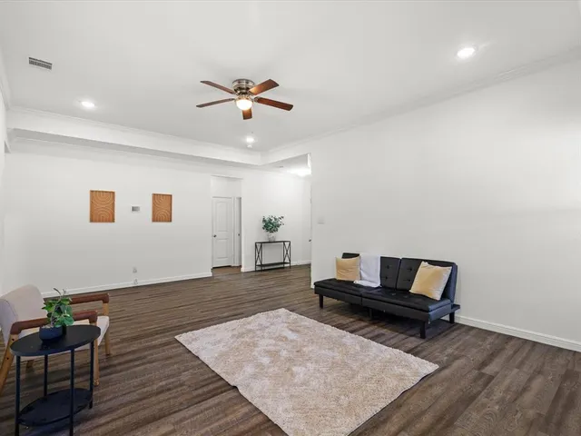 $249,900 | 86 Tremont Street, Cleburne, TX 76031