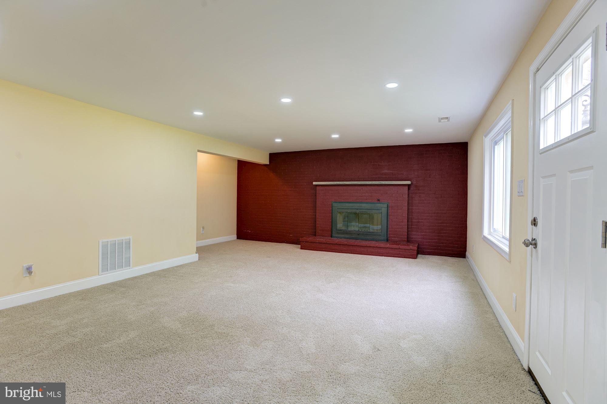 2924 Merrymans Mill Road Phoenix, MD 21131 - Photo 18 of 38 Family Room | Fireplace