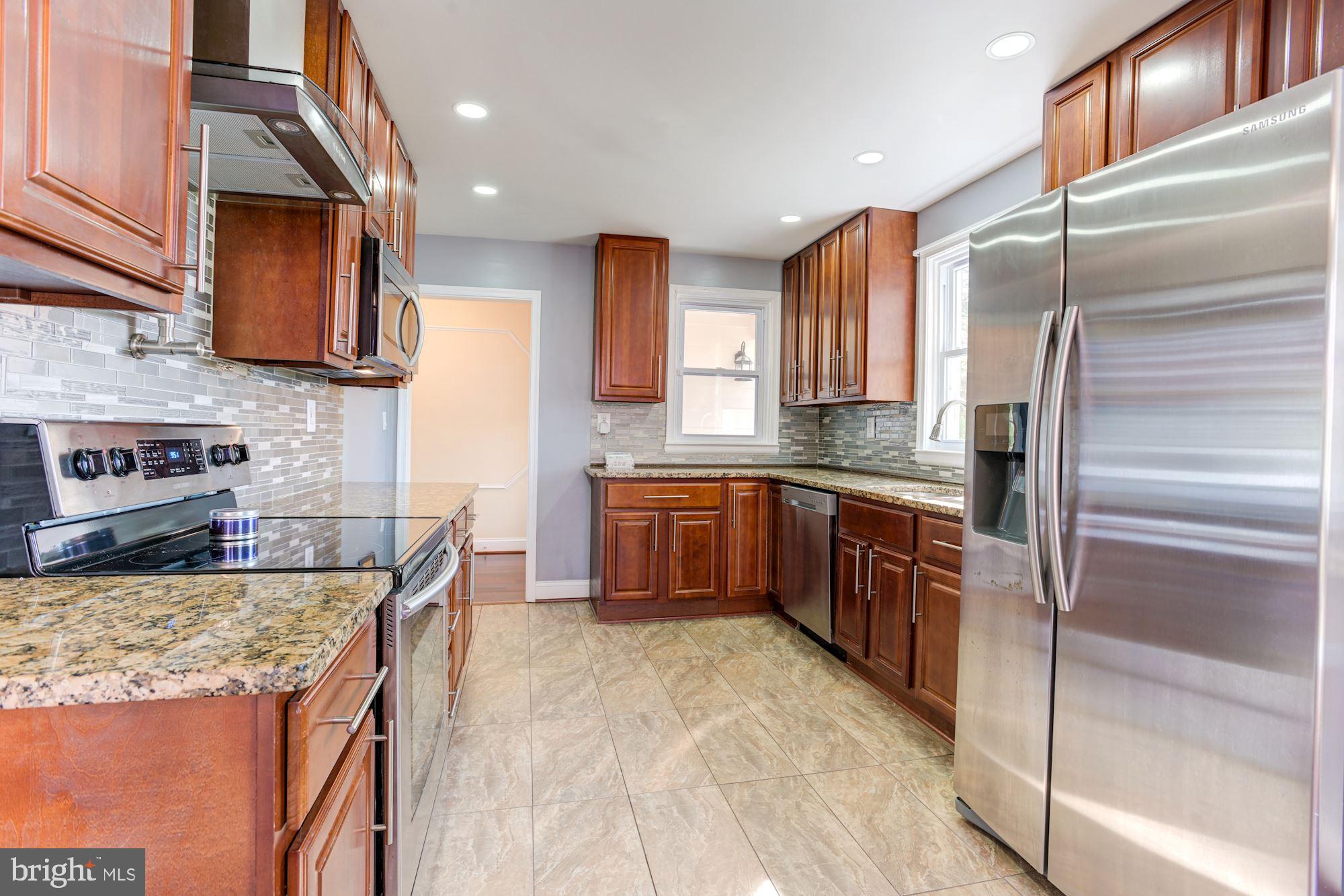2924 Merrymans Mill Road Phoenix, MD 21131 - Photo 7 of 38 Eat-In Kitchen | Granite Countertops