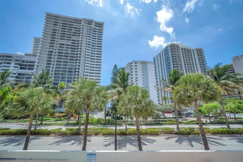 $289,000 | 4143 North Ocean Boulevard, Unit 208, Fort Lauderdale, FL 33308