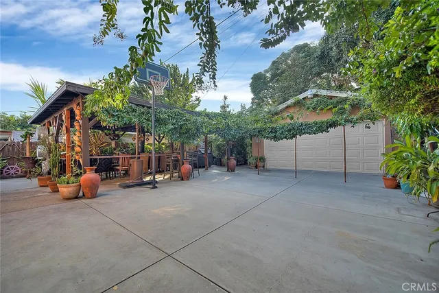 $715,000 | 1721 North Acacia Avenue, Compton, CA 90222