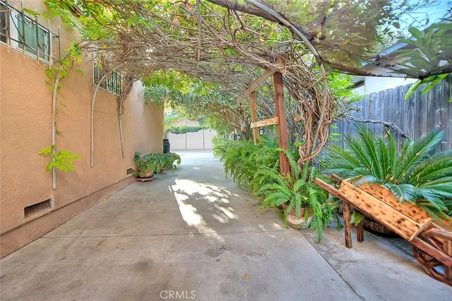 $715,000 | 1721 North Acacia Avenue, Compton, CA 90222