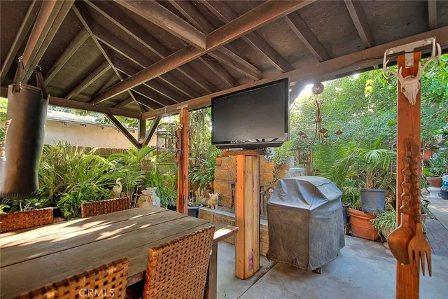 $715,000 | 1721 North Acacia Avenue, Compton, CA 90222