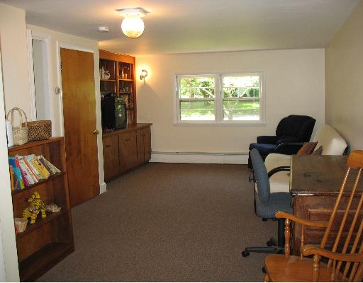 5 Paquin Road Barrington, RI 02806 - Photo 7 of 8 Den/Family/Great Room.