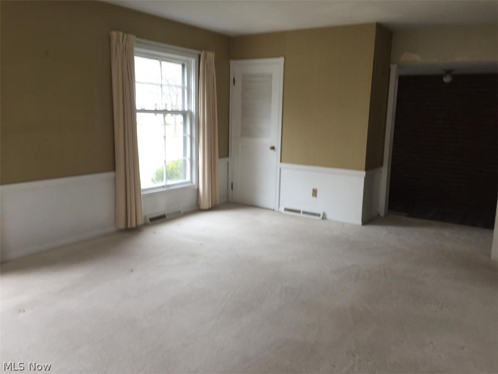 3606 Langton Road Cleveland, OH 44121 - Photo 2 of 13