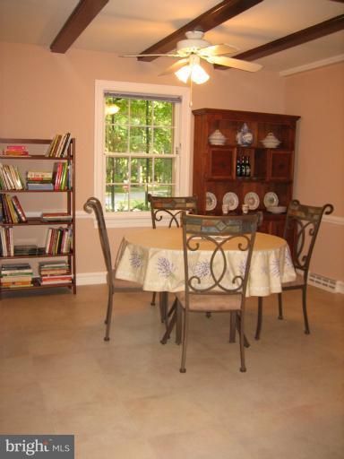 12411 Caisson Road Fairfax, VA 22030 - Photo 11 of 30 Kitchen