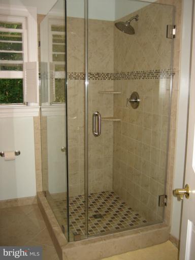 12411 Caisson Road Fairfax, VA 22030 - Photo 12 of 30 Bath (Master)