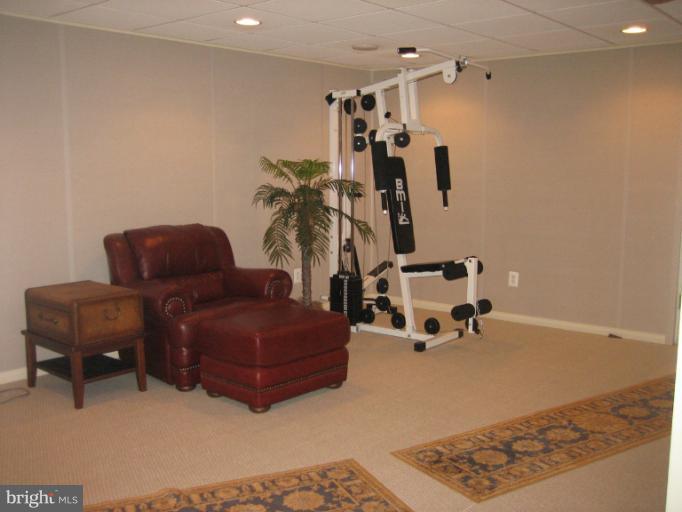12411 Caisson Road Fairfax, VA 22030 - Photo 18 of 30 Interior (General)