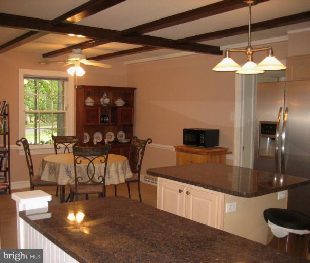 12411 Caisson Road Fairfax, VA 22030 - Photo 21 of 30 Kitchen